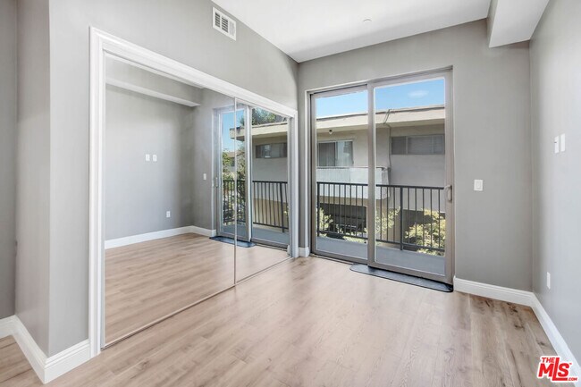 Building Photo - 11753 Iowa Ave