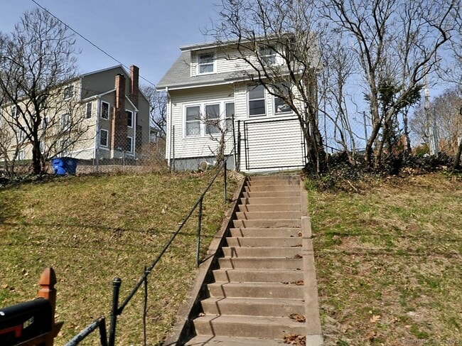 Primary Photo - 124 1st Ave