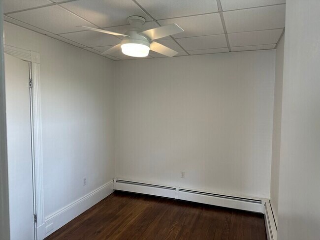 Building Photo - 83 Leyden St