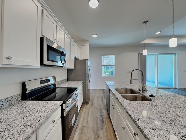 Building Photo - 23406 Racine Ave