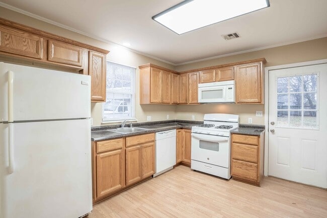 Building Photo - Great Location 2 Bed 1 Bath Home for Rent