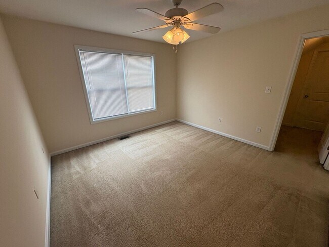 Building Photo - PRE-LEASING FOR AUGUST 2026!
