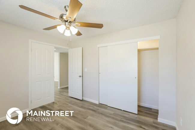 Building Photo - 8921 W Weldon Ave