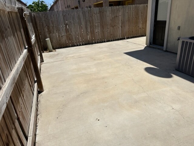 Building Photo - 1306 W Kiwi