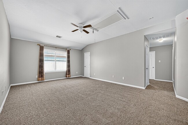 Building Photo - 2111 Castle Gardens Ln