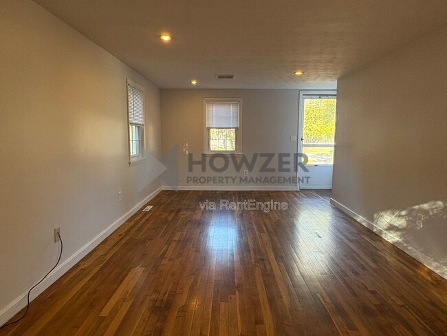 Building Photo - 4 Short Way