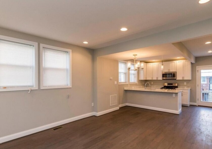 Building Photo - 521 Powhatan Pl NW
