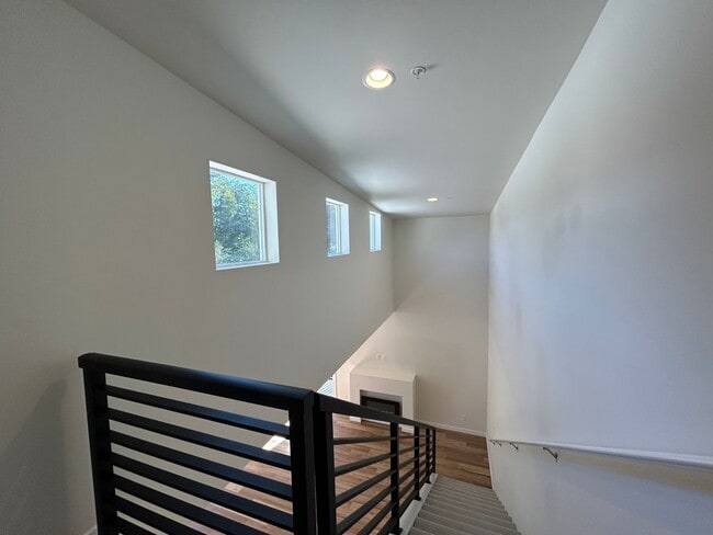 Building Photo - 4234 Cameo Ln