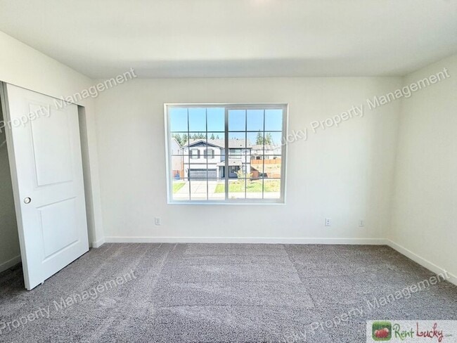 Building Photo - 17056 127th St E