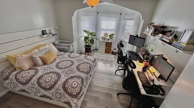 Building Photo - 30 White St