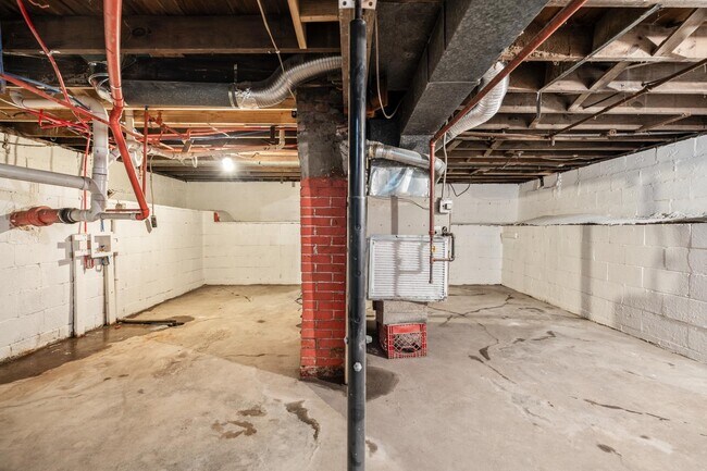 Building Photo - 3949 Hoyt Ave