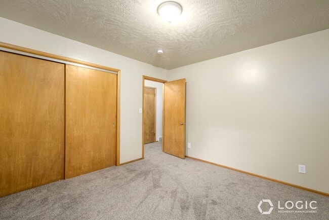 Building Photo - Beautiful Home in South Ogden!