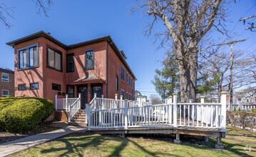 Building Photo - 852 Farmington Ave