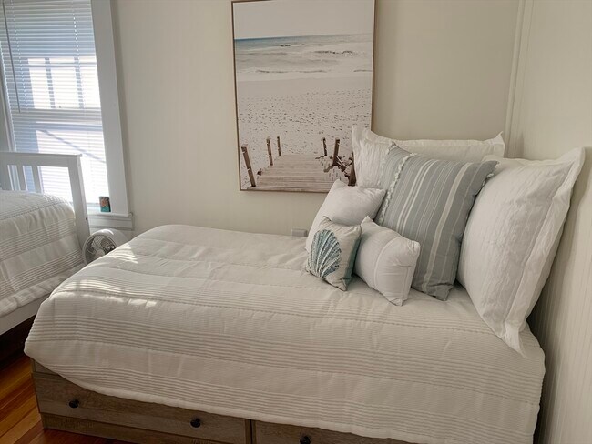 Building Photo - 716 Ocean St