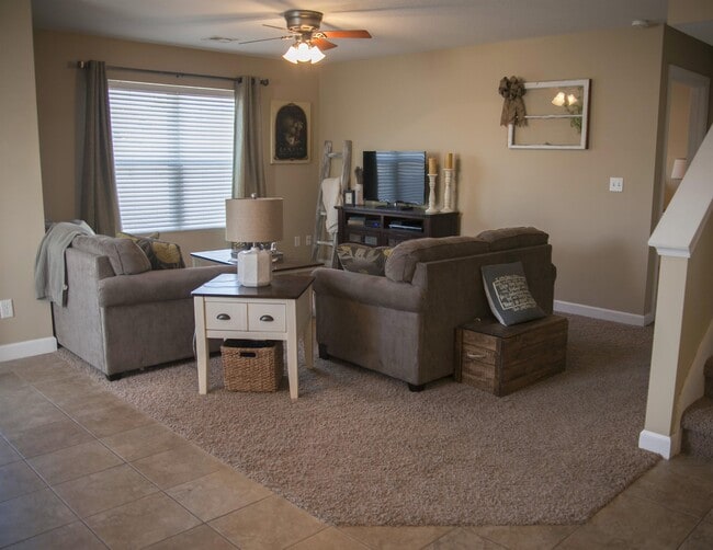 Building Photo - 516 Stone Pointe Dr