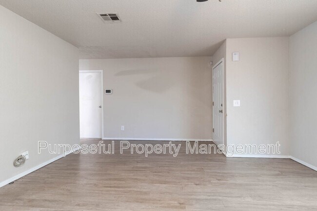 Building Photo - 313 Belmont Dr