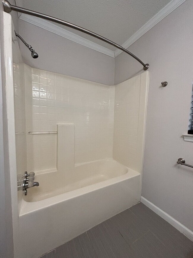 Building Photo - 117 Alma Dr