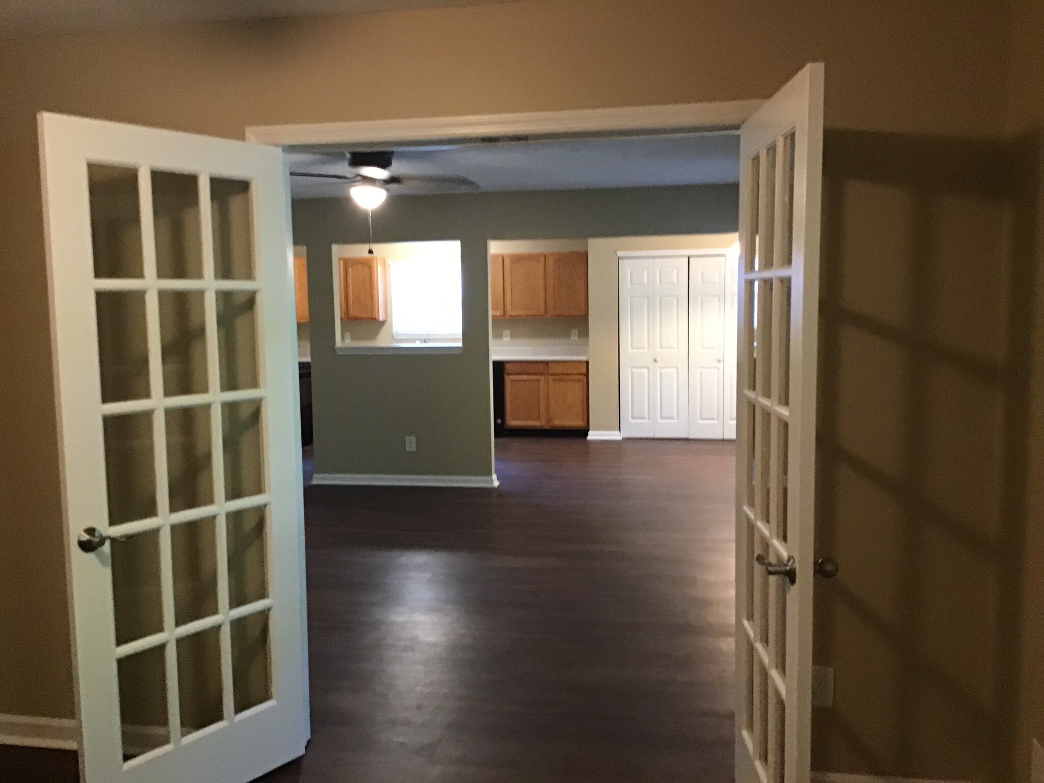 Building Photo - 1196 River Ridge Dr