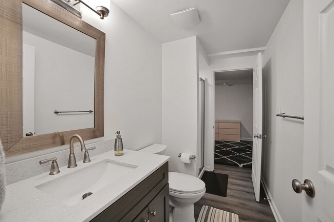 Building Photo - 18420 Shady View Ln