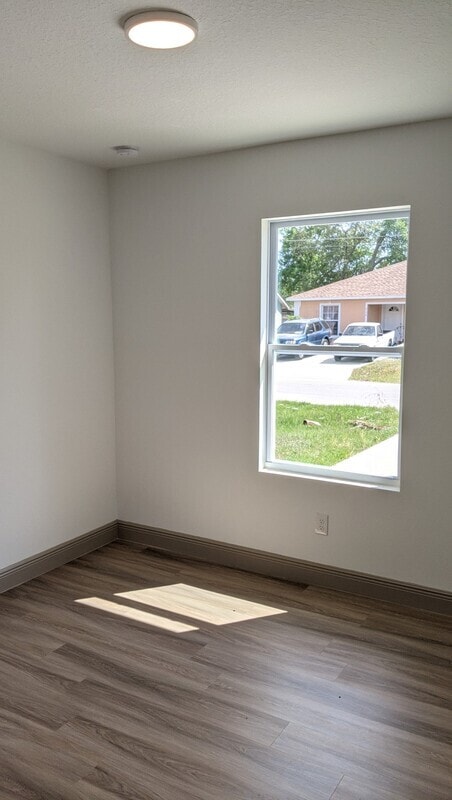 Building Photo - 733 Lucaya Dr