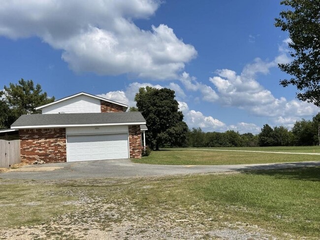 Building Photo - 1551 N Heritage Ln