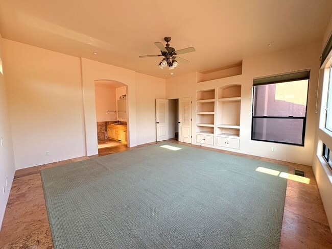 Building Photo - HOUSE - VILLAGE OF OAK CREEK  - THE RIDGE