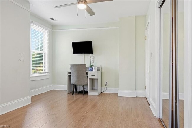 Building Photo - 920 Oaklawn Ave