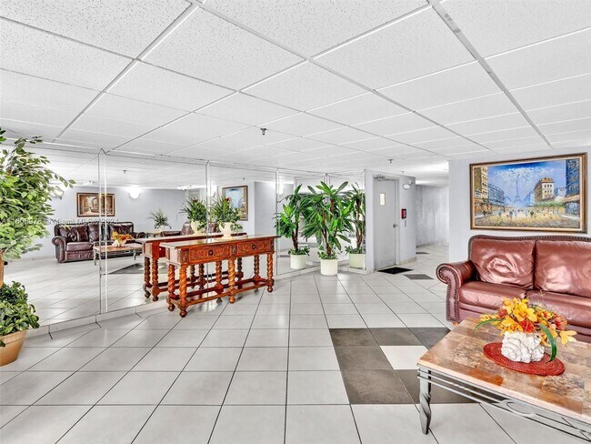 Building Photo - 250 181 Dr