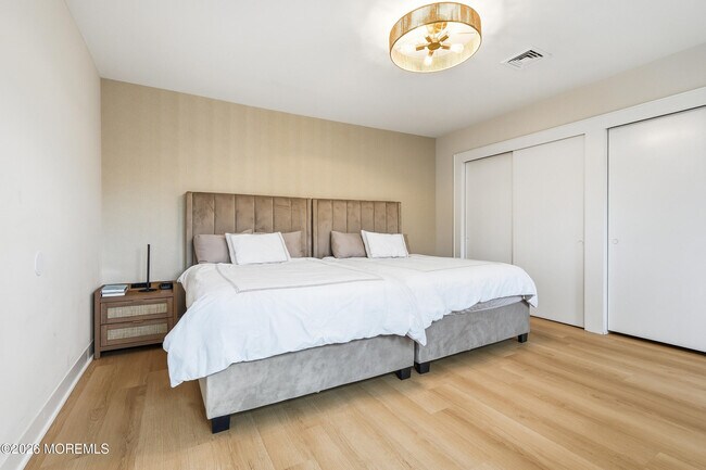 Building Photo - 14 Norwood Ct