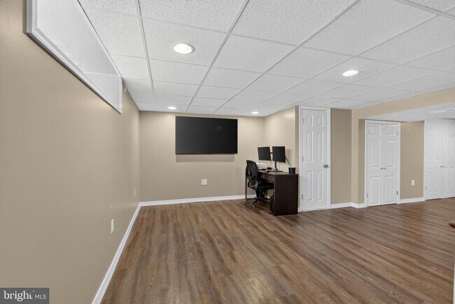 Building Photo - 816 Naylors Run Rd