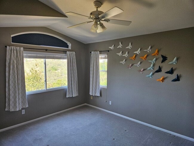 Building Photo - 3 Bedroom - 2.5 Bathroom Townhome in Scrip...