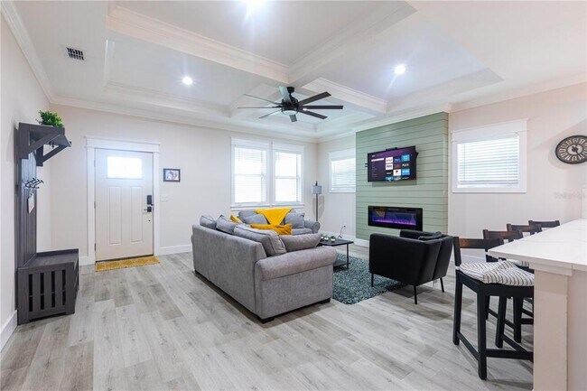 Building Photo - 507 E Paris St