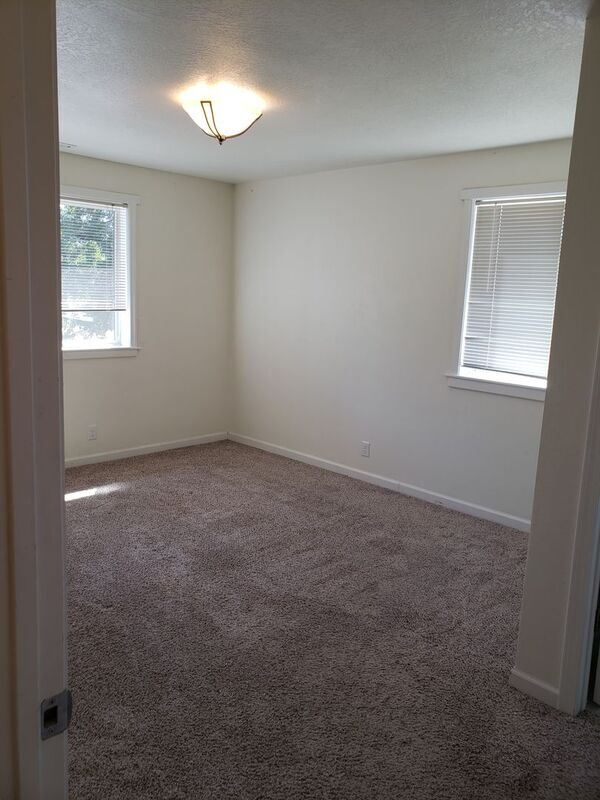Building Photo - 3637 E Amazon Dr