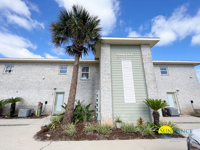 Primary Photo - Waterfront 2 Bedroom Unit in Fort Walton B...