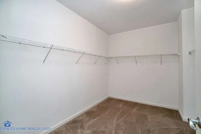Building Photo - 1501 S Prairie Ave