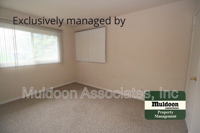 Building Photo - 3026 Drakestone Dr