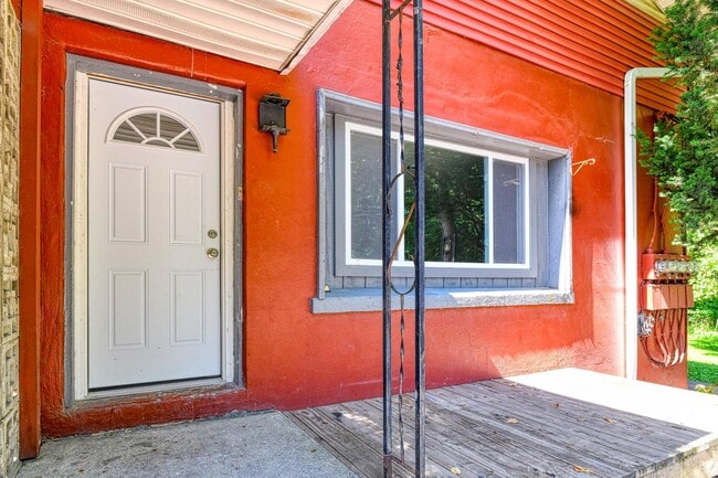 Primary Photo - 1614 Rte 9W