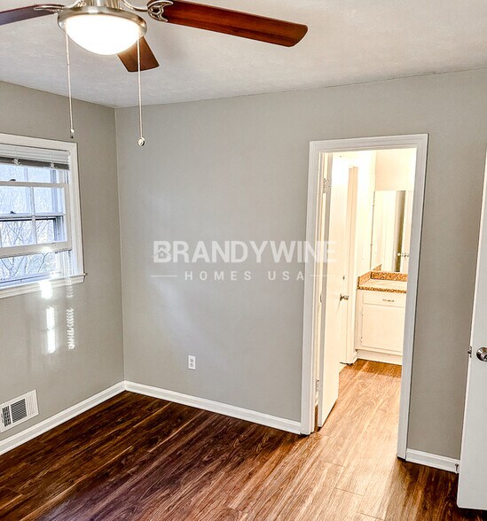 Building Photo - 3310 S Whisper Dr