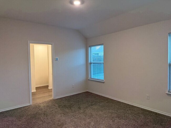 Building Photo - 3213 Perman Dr