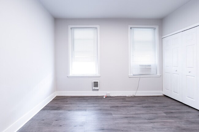 Building Photo - 2424 N Gratz St