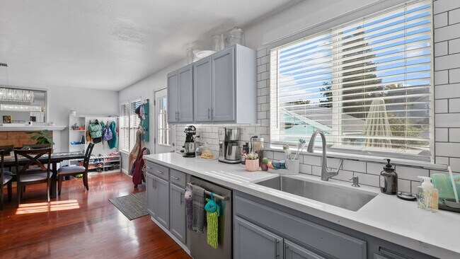 Building Photo - Charming 4-bedroom 3bath home near Suisun ...