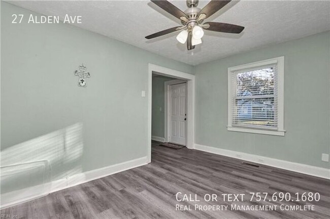 Building Photo - 3 BR, 2 BA newly renovated 1,462 sf single...