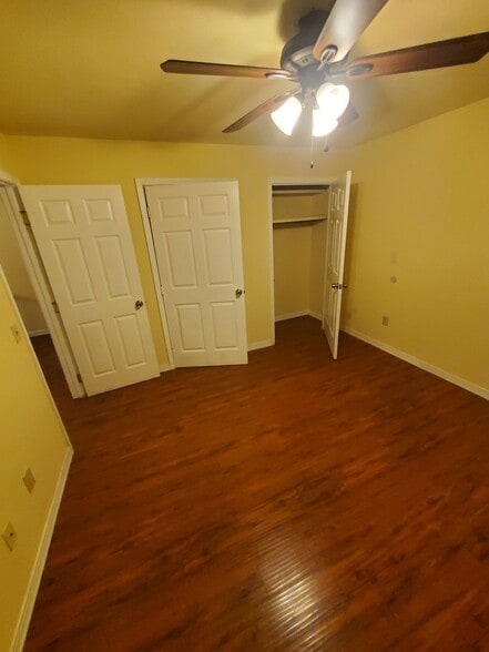 Building Photo - 2601 Jamestown Way