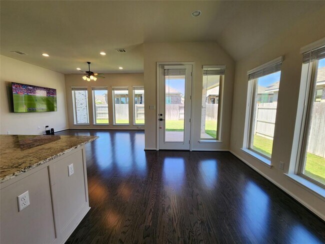 Building Photo - 522 Jefferson Dr