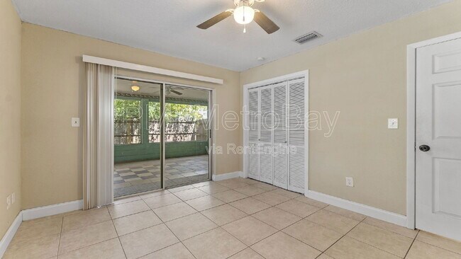 Building Photo - 309 W South Ave