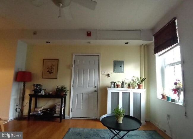 Building Photo - 3711 Lancaster Ave