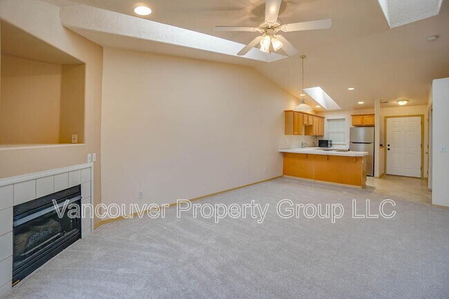 Building Photo - 4000 NE 109th Ave