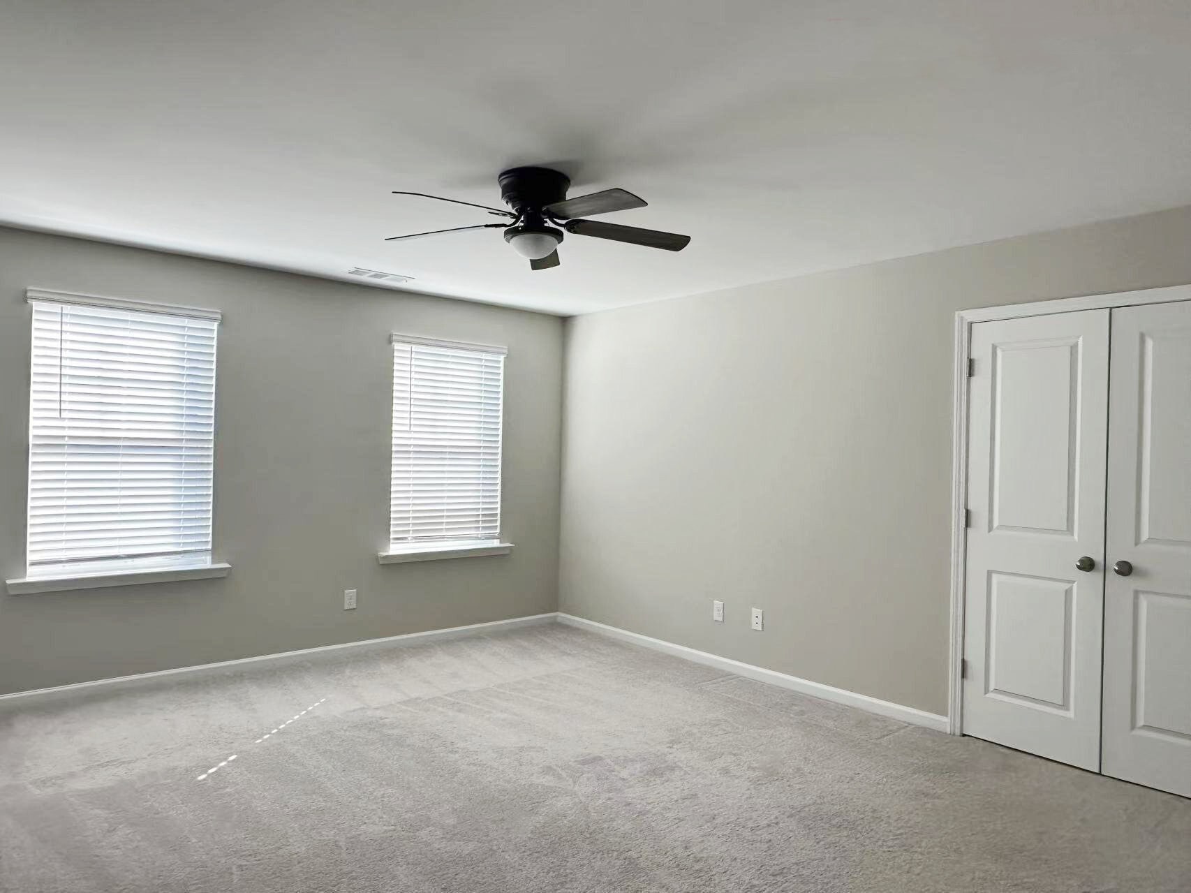 Building Photo - 4372 Grosbeak Dr