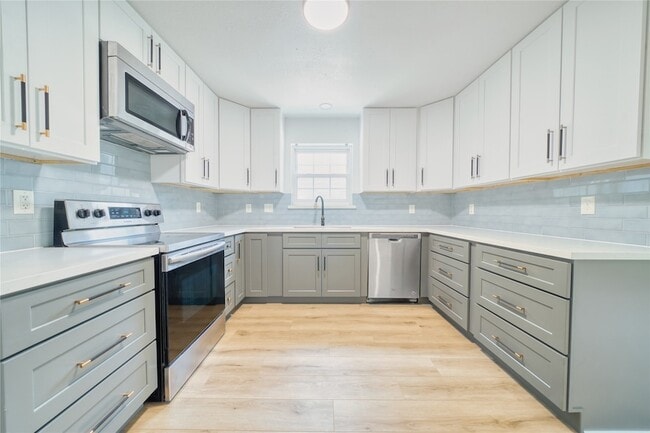 Building Photo - 7914 Oakington Dr