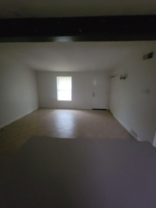 Building Photo - Move-in Ready! 3 Bed 1 Bath Rental Home Tulsa